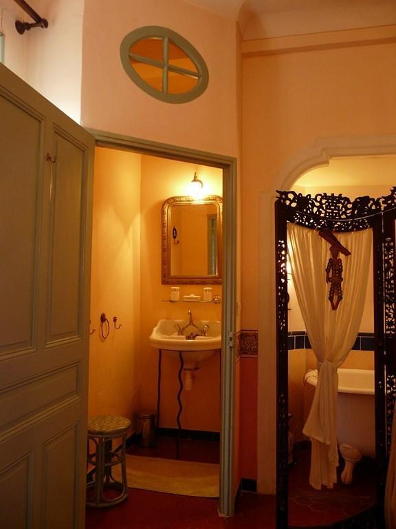 Lou Amourie Руссільйон Номер фото